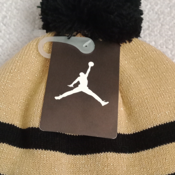 Nike Air Jordan Jumpman Youth Knit Cap Size One Size Beanie Winter Hat w/Pom NWT - Picture 3 of 3
